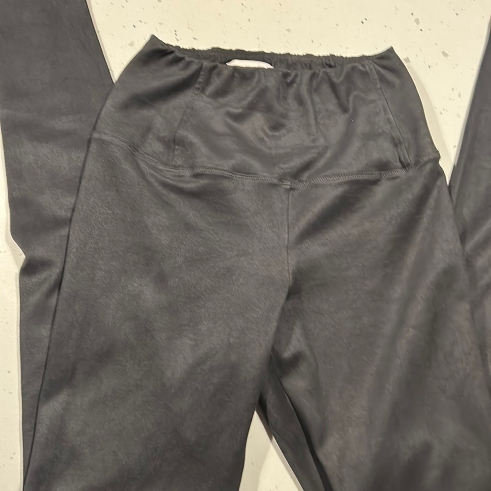 Aritzia Wilfred Free high rise faux suede leggings